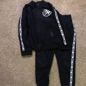 2-piece jogging suit size 6